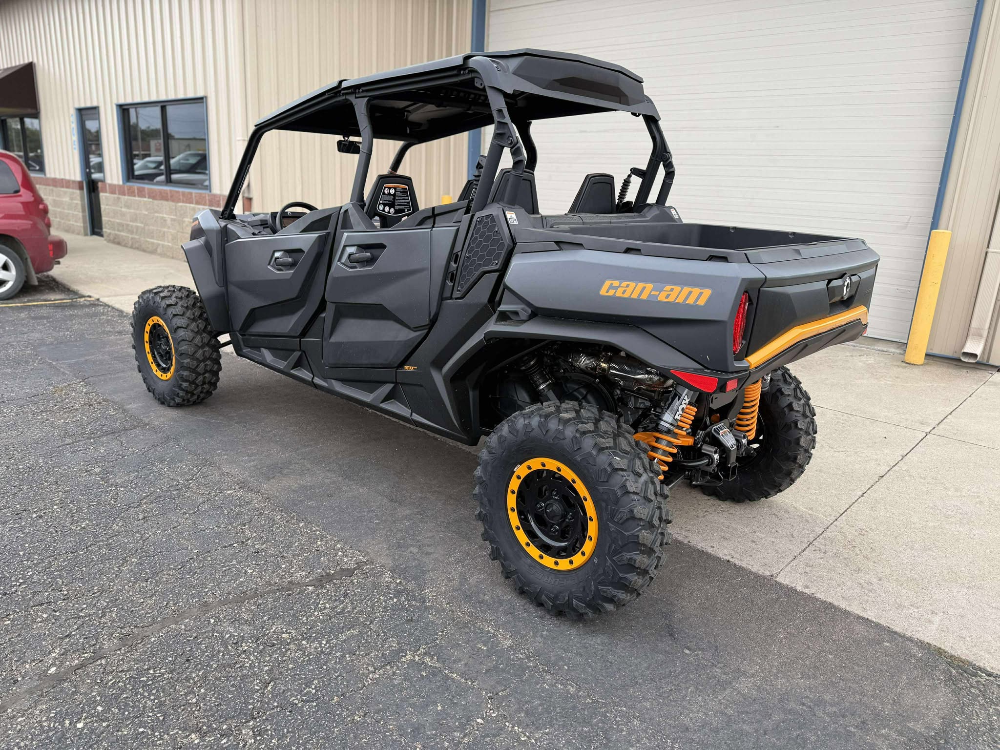 2026 Can-Am Commander MAX XT-P 1000R - Photo 8