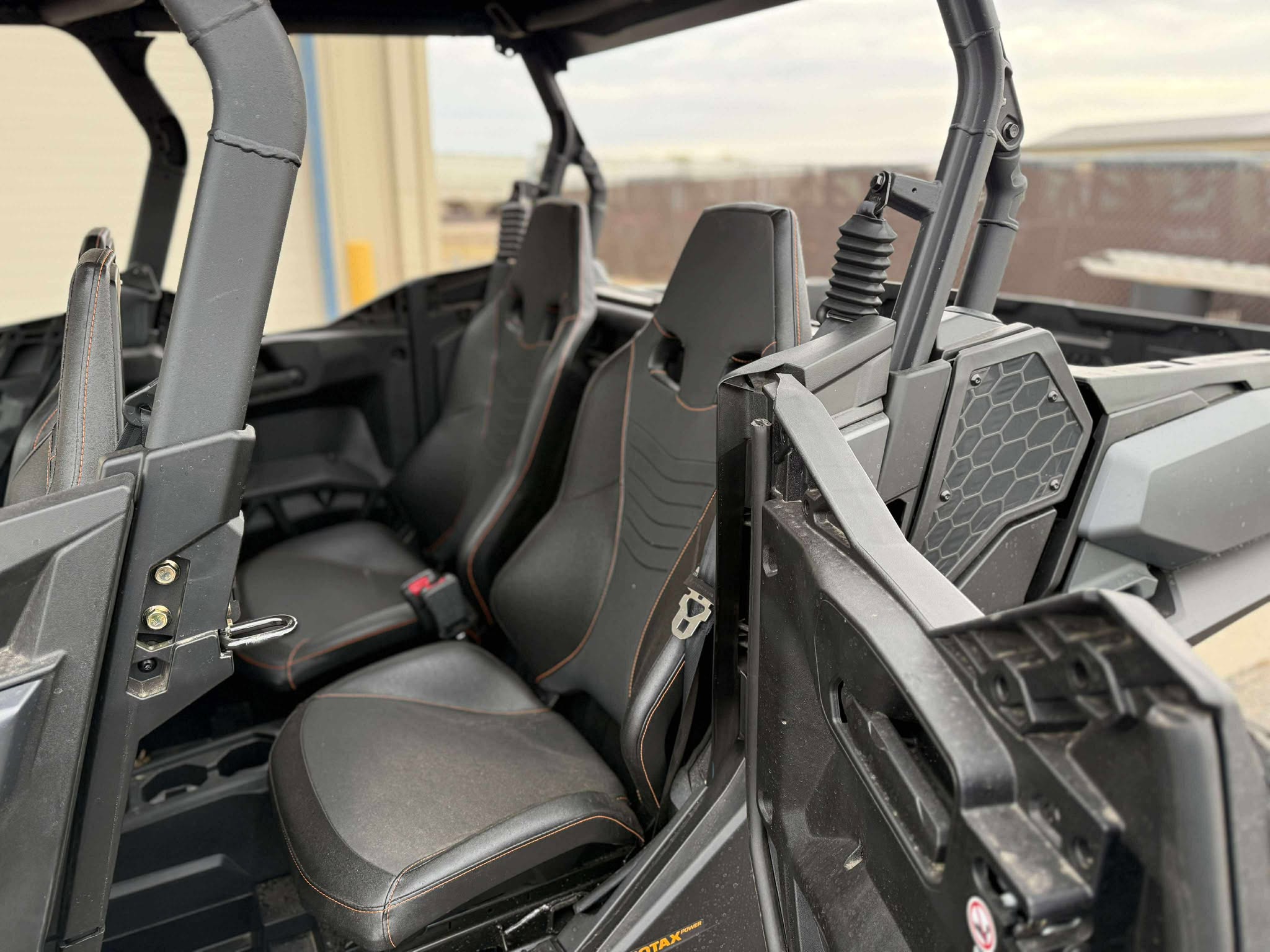 2026 Can-Am Commander MAX XT-P 1000R - Photo 9