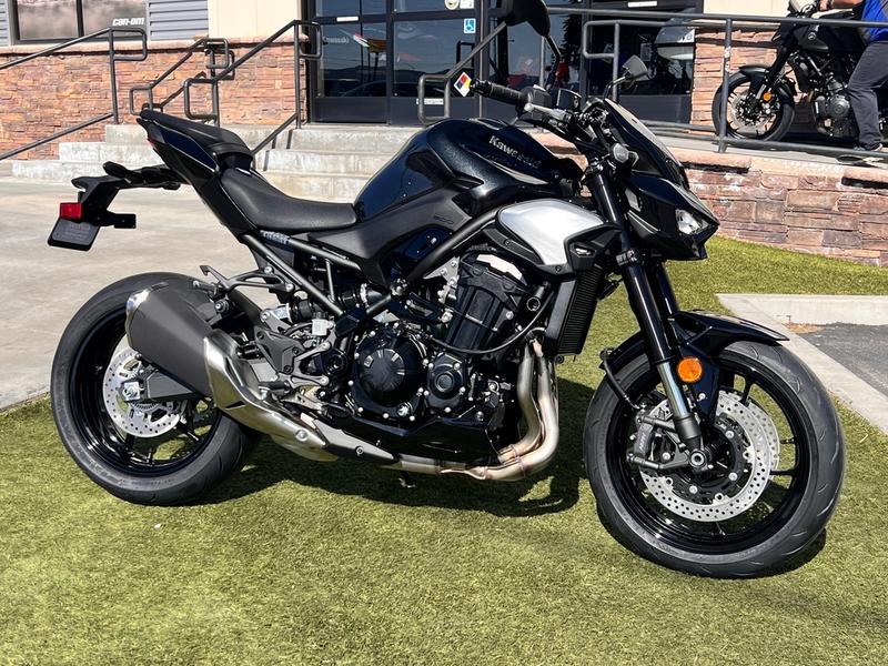 2025 Kawasaki Z900 ABS SL1