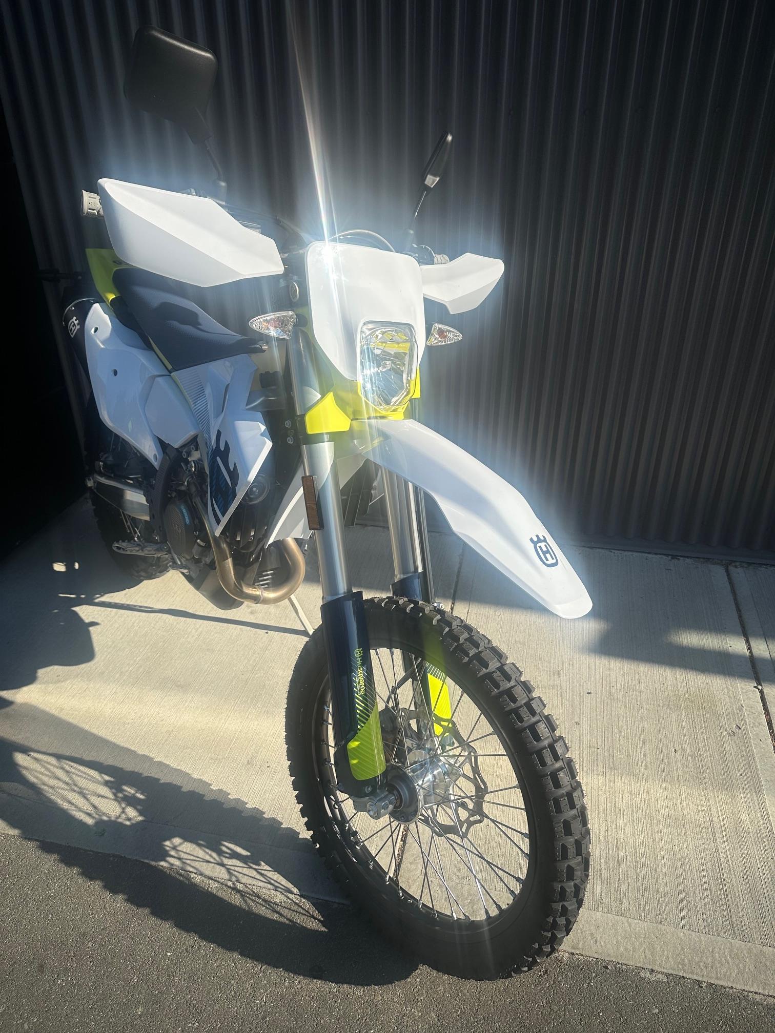2024 Husqvarna Motorcycles FE 350 FE350S - Photo 2