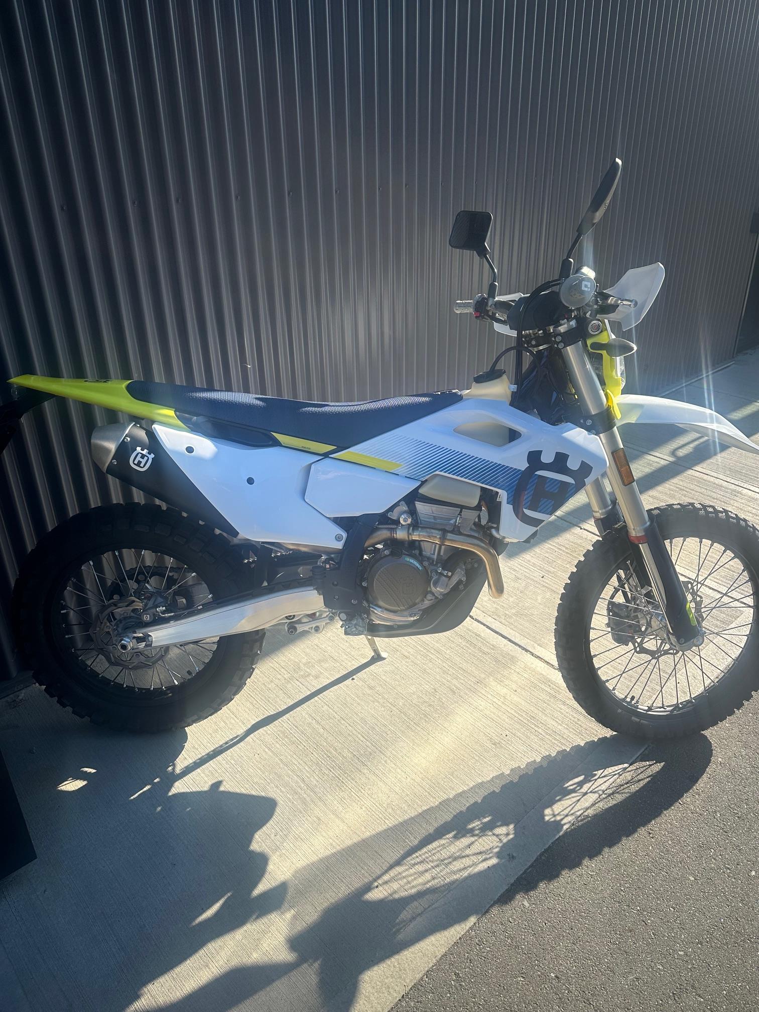 2024 Husqvarna Motorcycles FE 350 FE350S - Photo 3