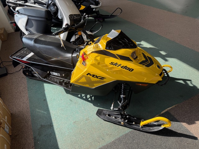 2026 Ski-Doo MXZ 200 YWTC - Photo 2