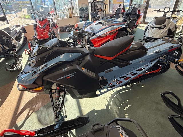 2026 Ski-Doo UYTR  BAC XRS 850 E BL 146 1.5 w10.25" - Photo 3