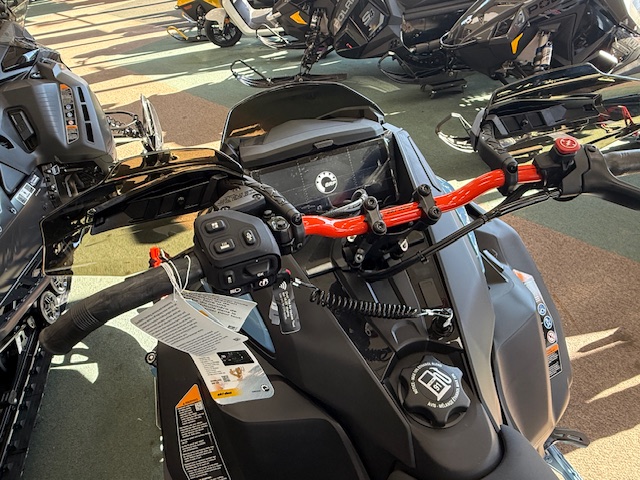 2026 Ski-Doo UYTR  BAC XRS 850 E BL 146 1.5 w10.25" - Photo 4
