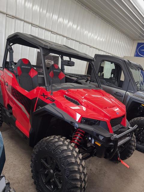 2025 Polaris GENERAL XP 1000 Premium Indy Red
