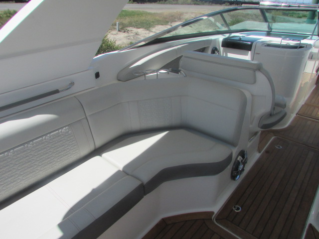 2020 Sea Ray 350 SLX Outboard - Photo 13