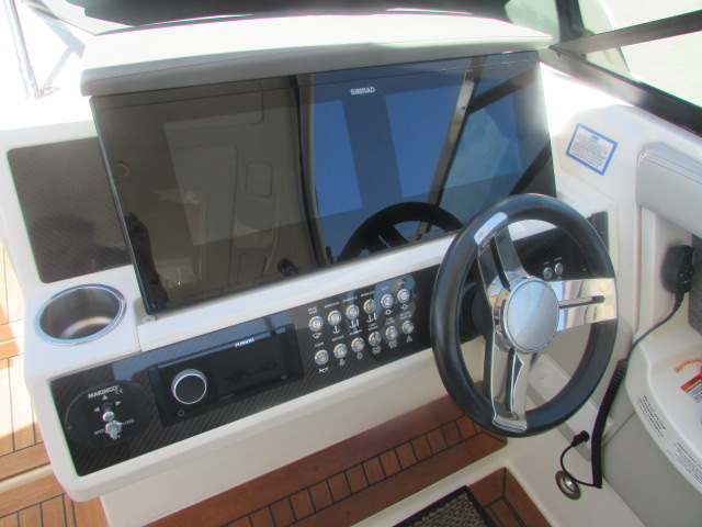 2020 Sea Ray 350 SLX Outboard - Photo 16
