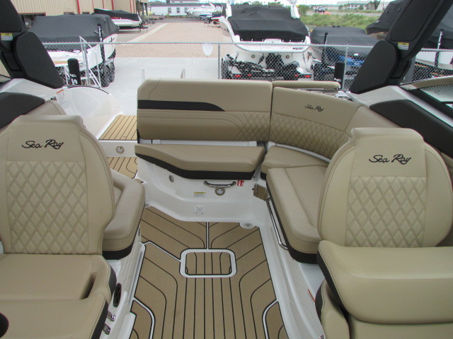 2025 Sea Ray 260 SLX Surf - Photo 6