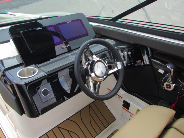 2025 Sea Ray 260 SLX Surf - Photo 11