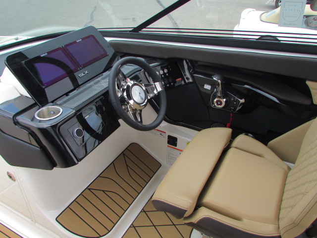 2025 Sea Ray 260 SLX Surf - Photo 12