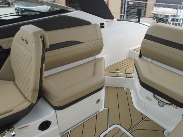 2025 Sea Ray 260 SLX Surf - Photo 13