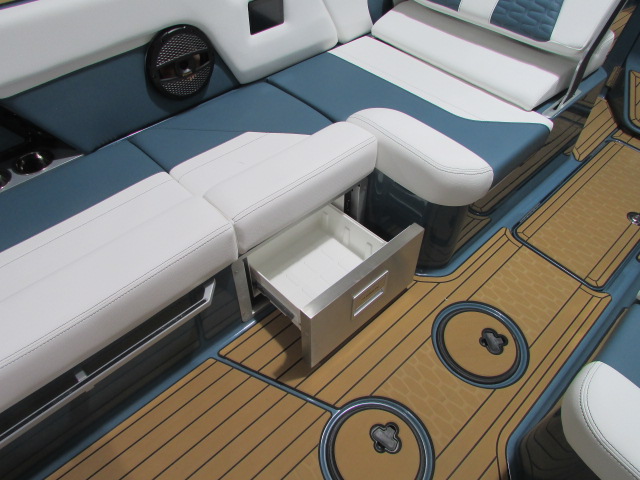2025 MasterCraft X26 - Photo 18