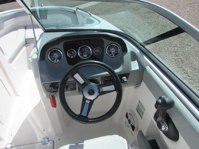 2019 Chaparral 210 H2O - Photo 6