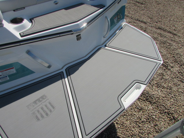 2021 MasterCraft XT25 - Photo 8