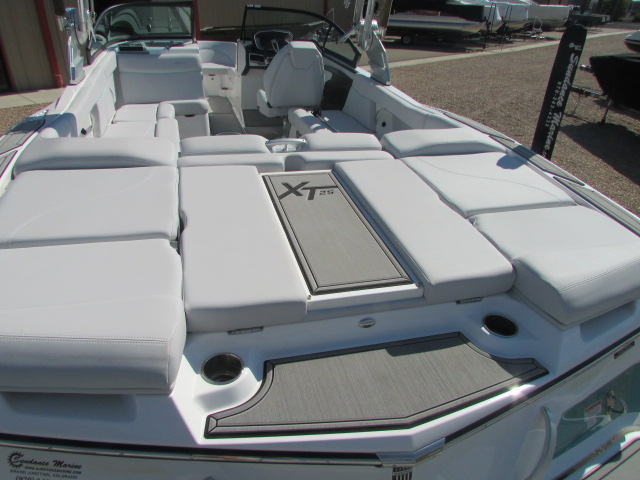 2021 MasterCraft XT25 - Photo 9