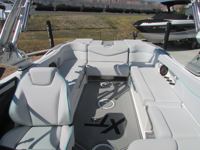 2021 MasterCraft XT25 - Photo 17