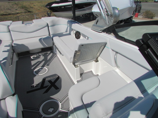 2021 MasterCraft XT25 - Photo 18