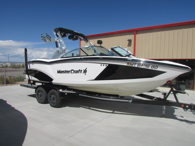 2017 MasterCraft X23 - Photo 2
