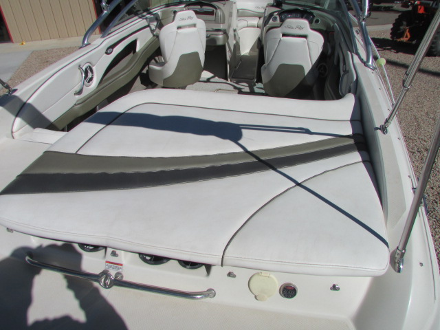 2007 Sea Ray 220 Select - Photo 8