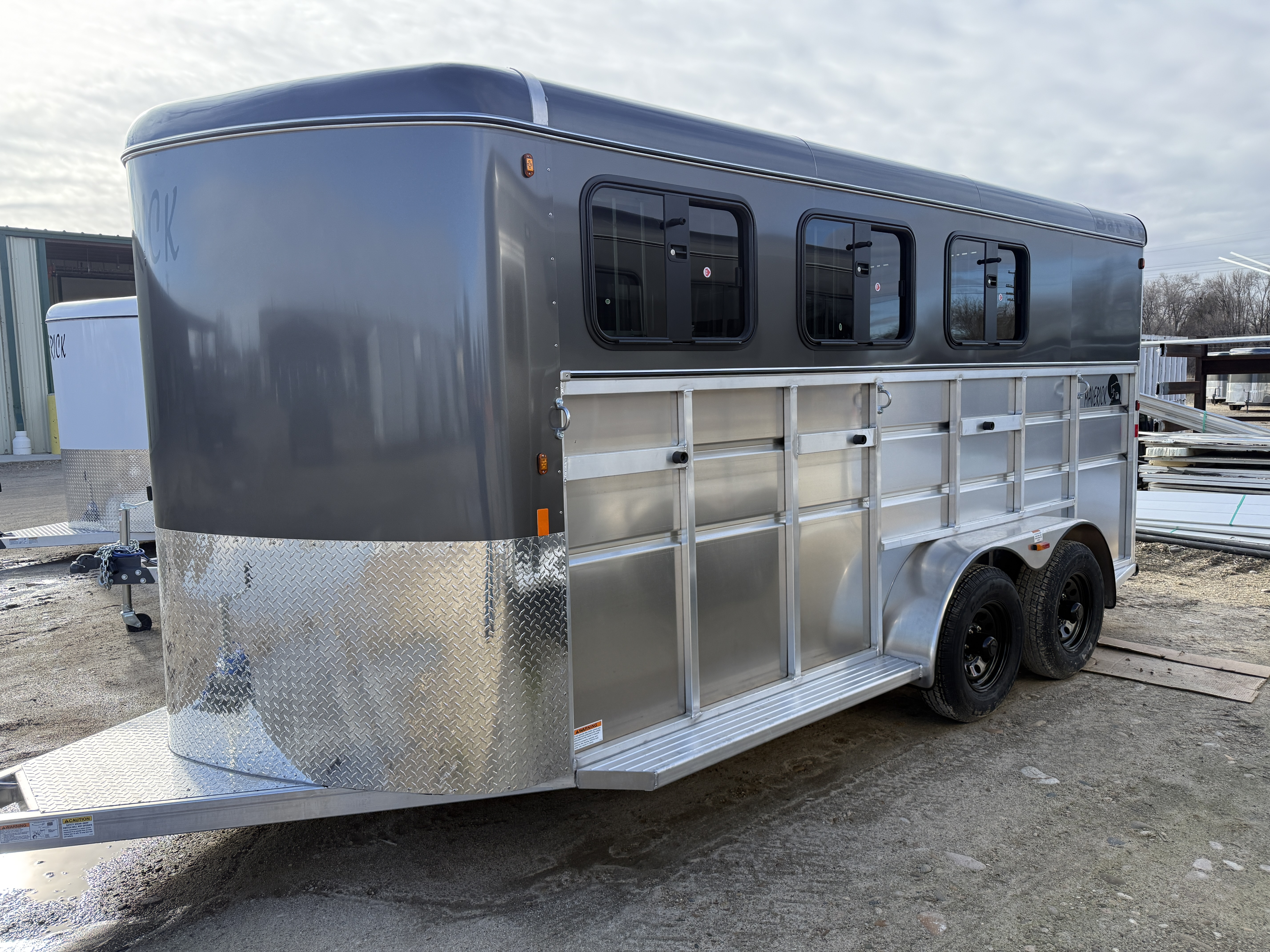 2027 Maverick Lite Deluxe