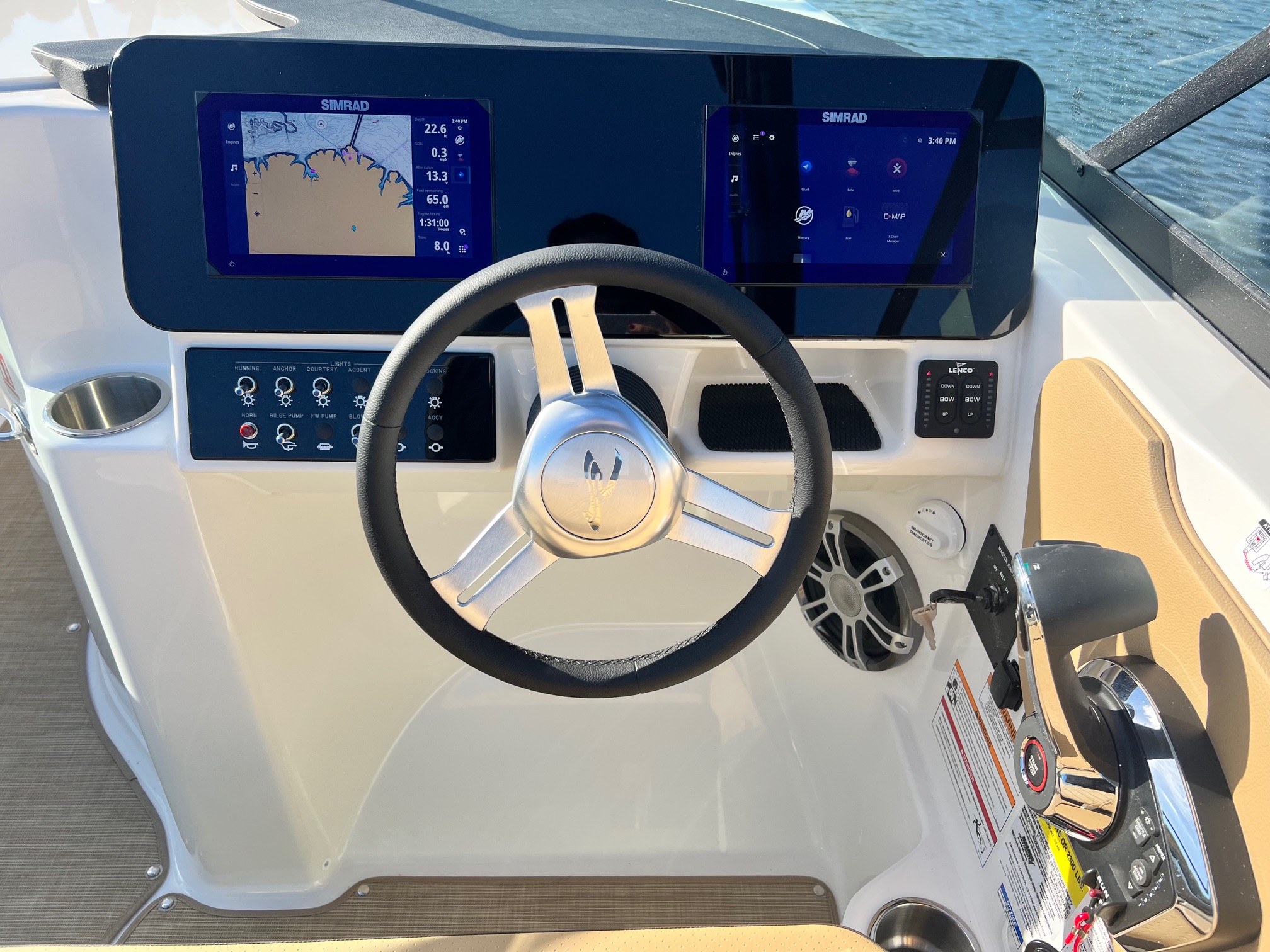 2025 Sea Ray SDX 250 - Photo 12