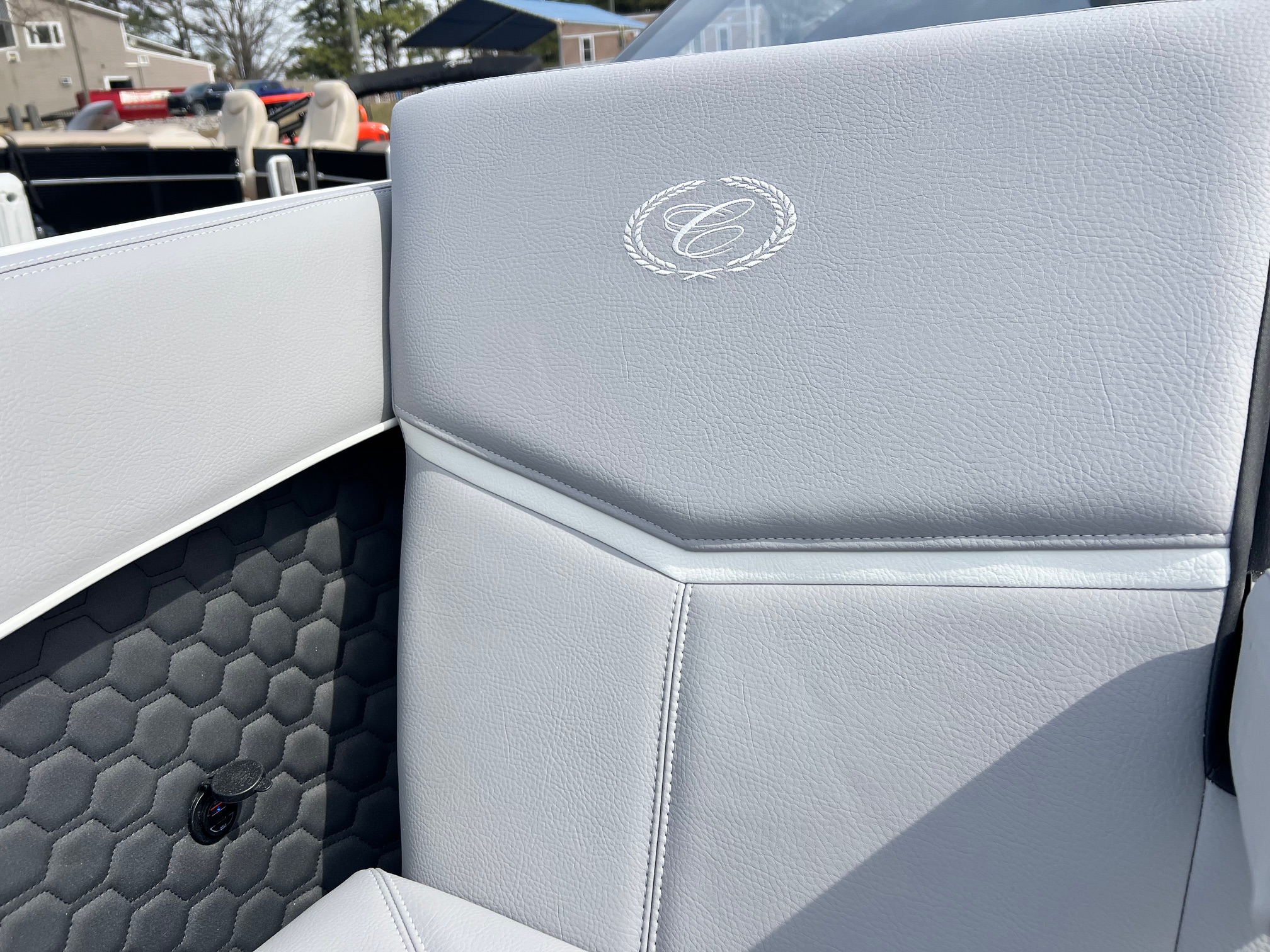 2025 Cobalt R6 Surf - Photo 8