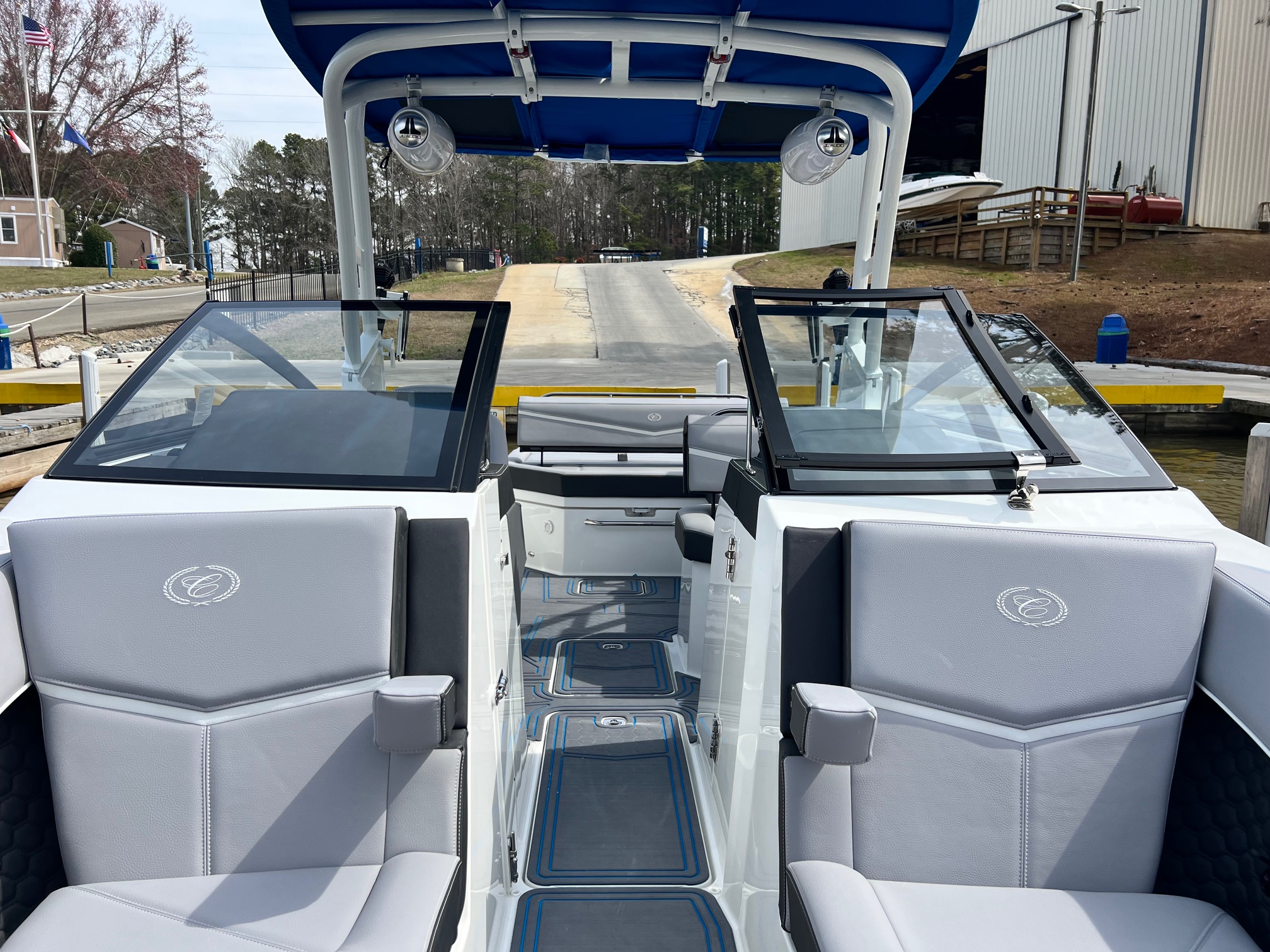 2025 Cobalt R6 Surf - Photo 11