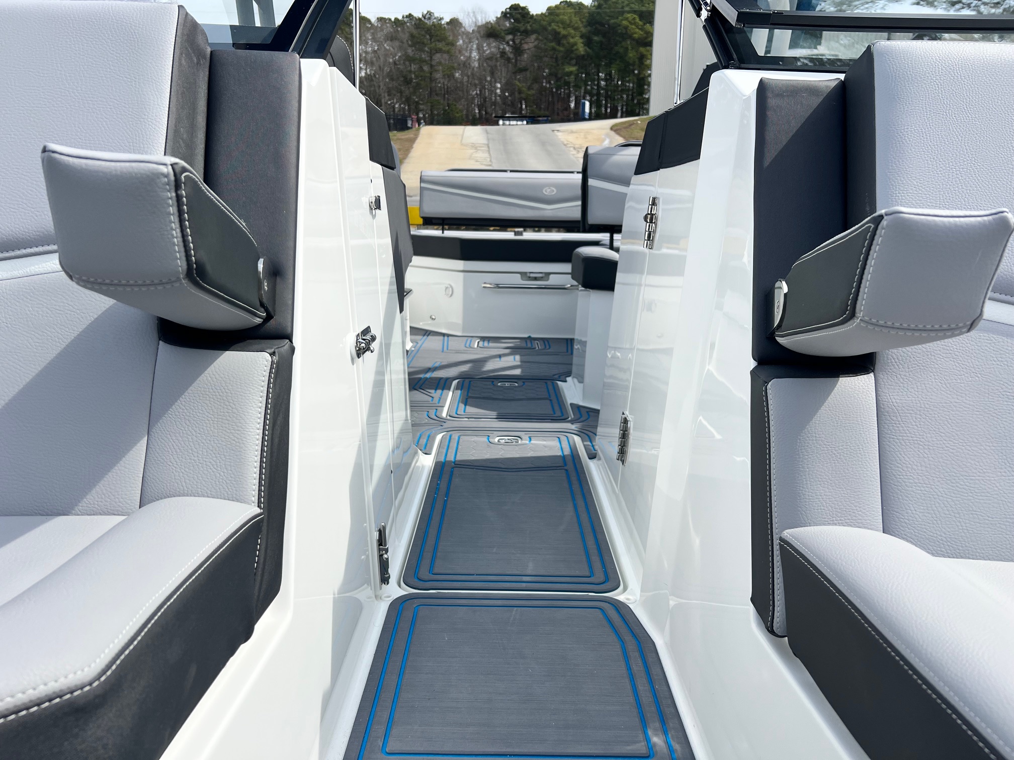 2025 Cobalt R6 Surf - Photo 12