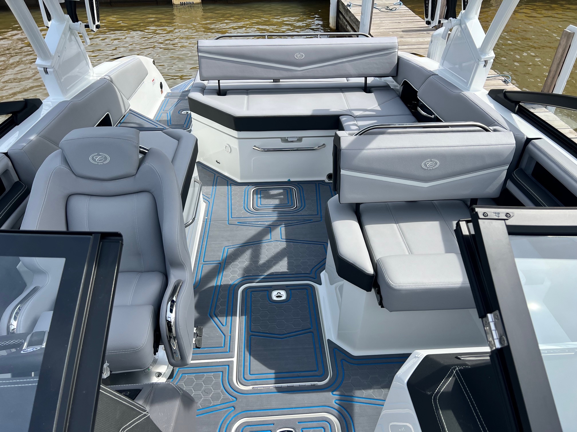 2025 Cobalt R6 Surf - Photo 14