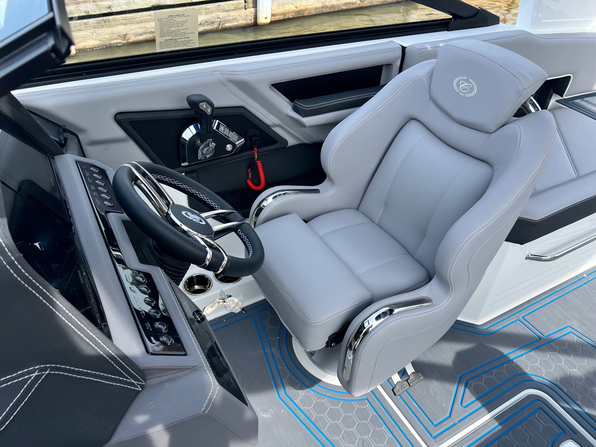 2025 Cobalt R6 Surf - Photo 16