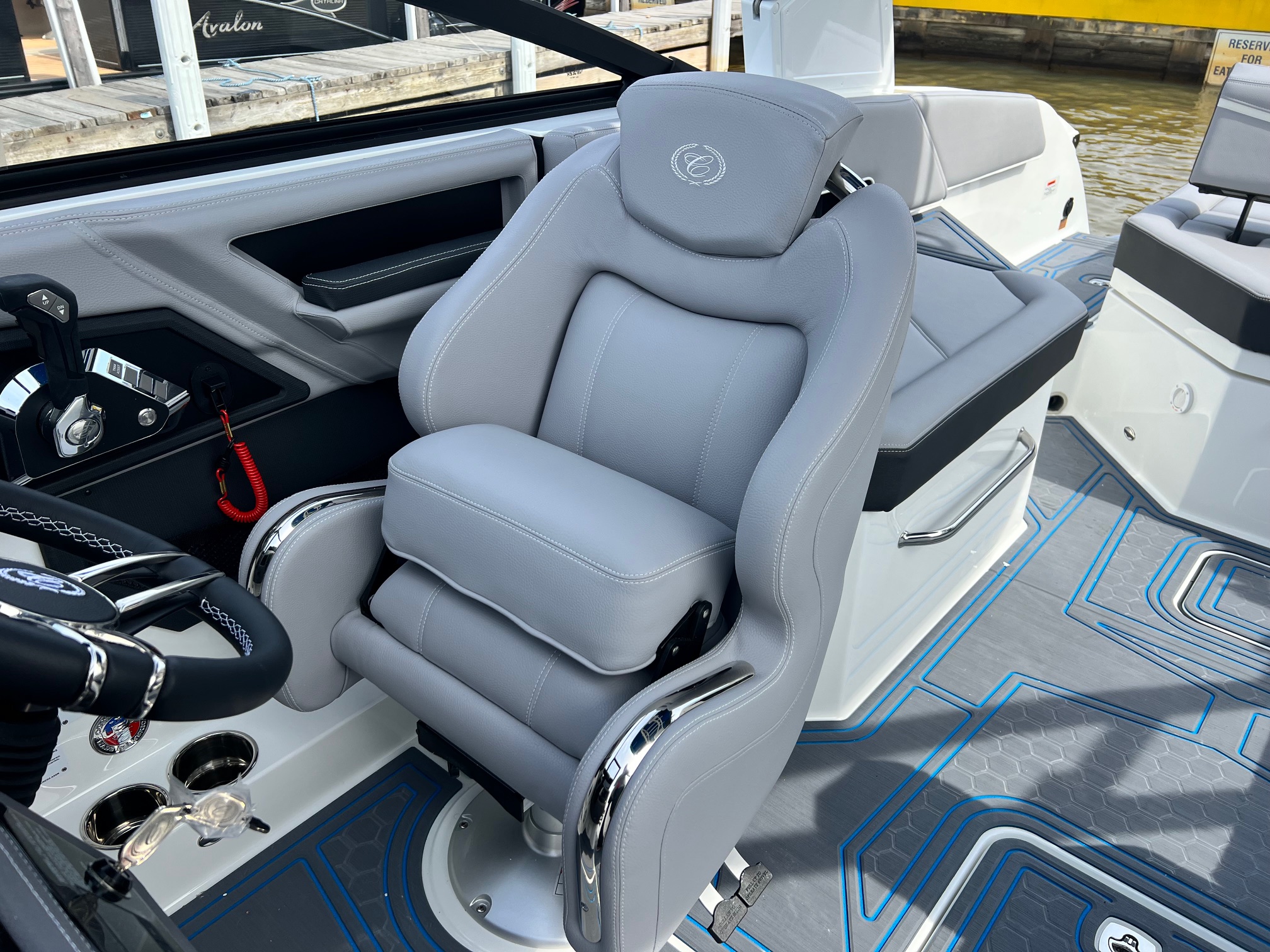 2025 Cobalt R6 Surf - Photo 17