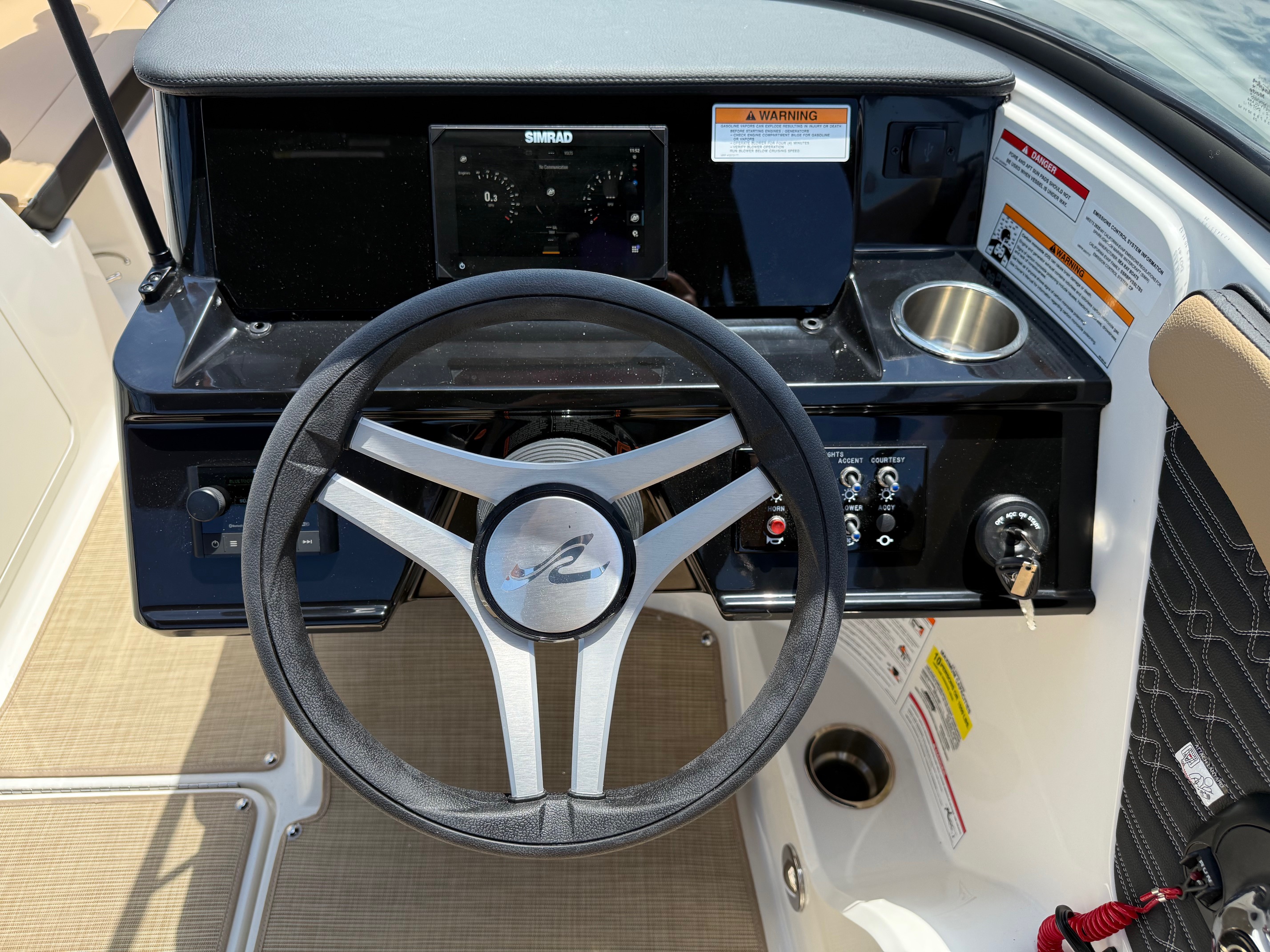 2025 Sea Ray SPX 190 - Photo 15