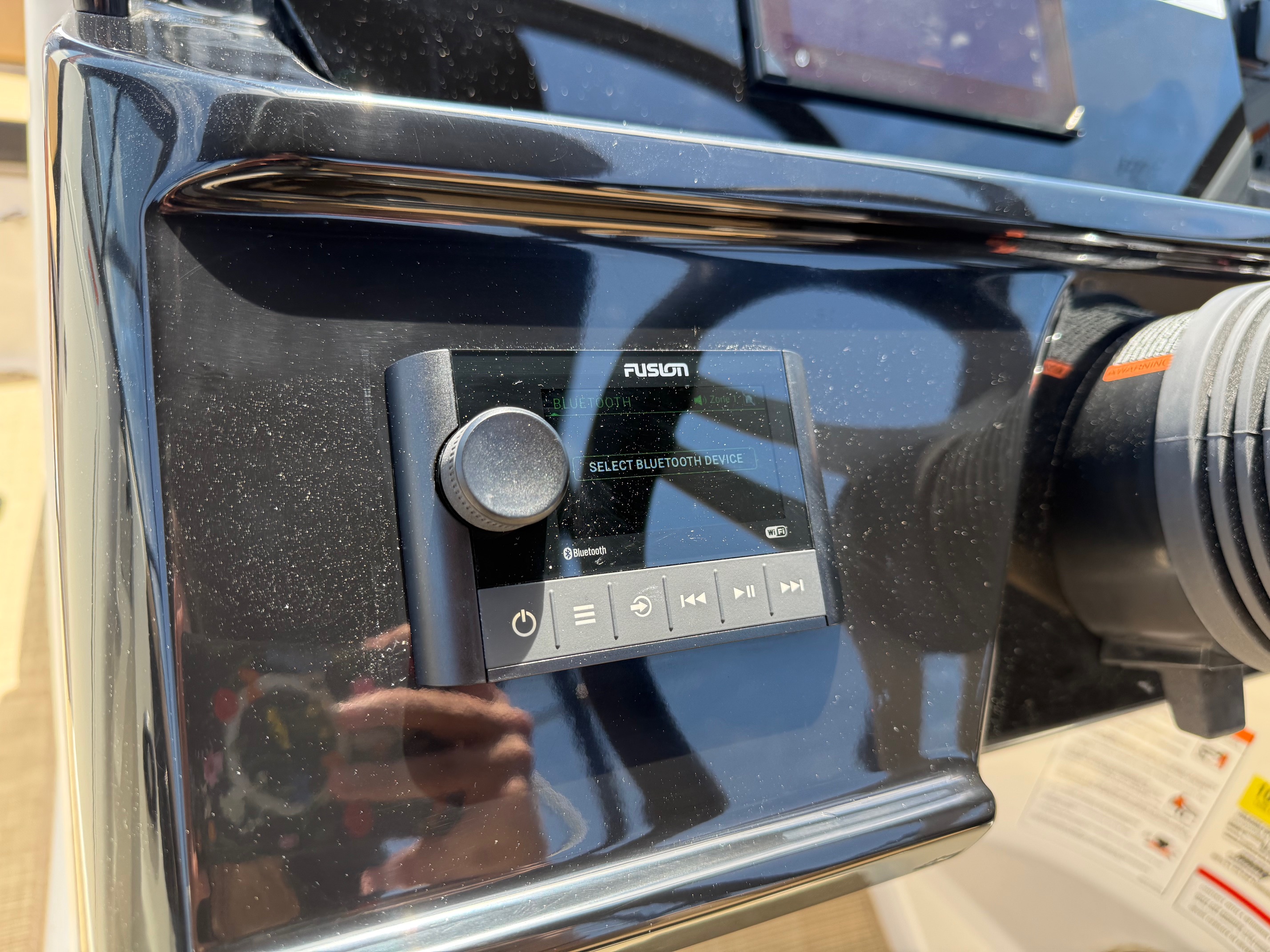 2025 Sea Ray SPX 190 - Photo 16