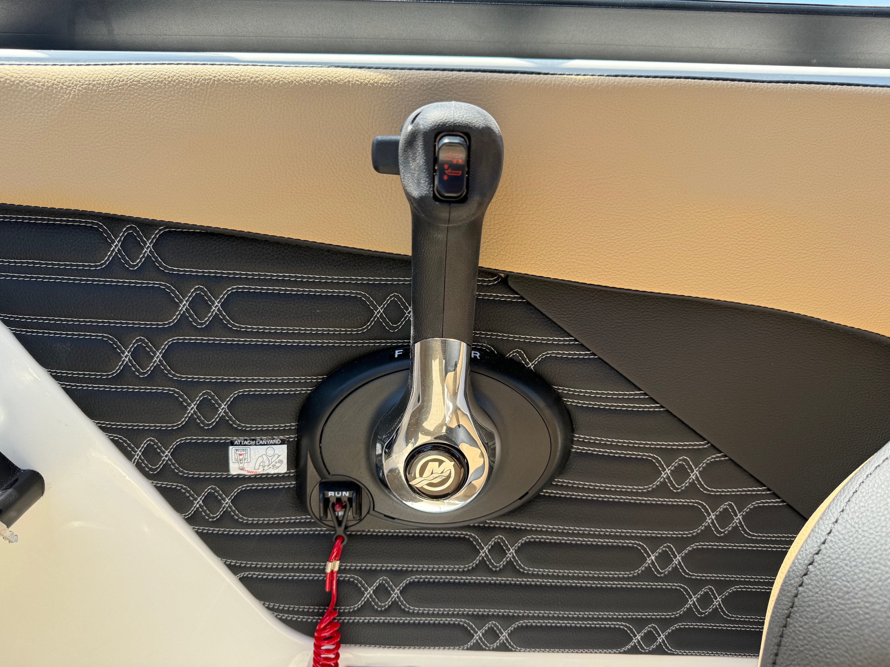 2025 Sea Ray SPX 190 - Photo 19