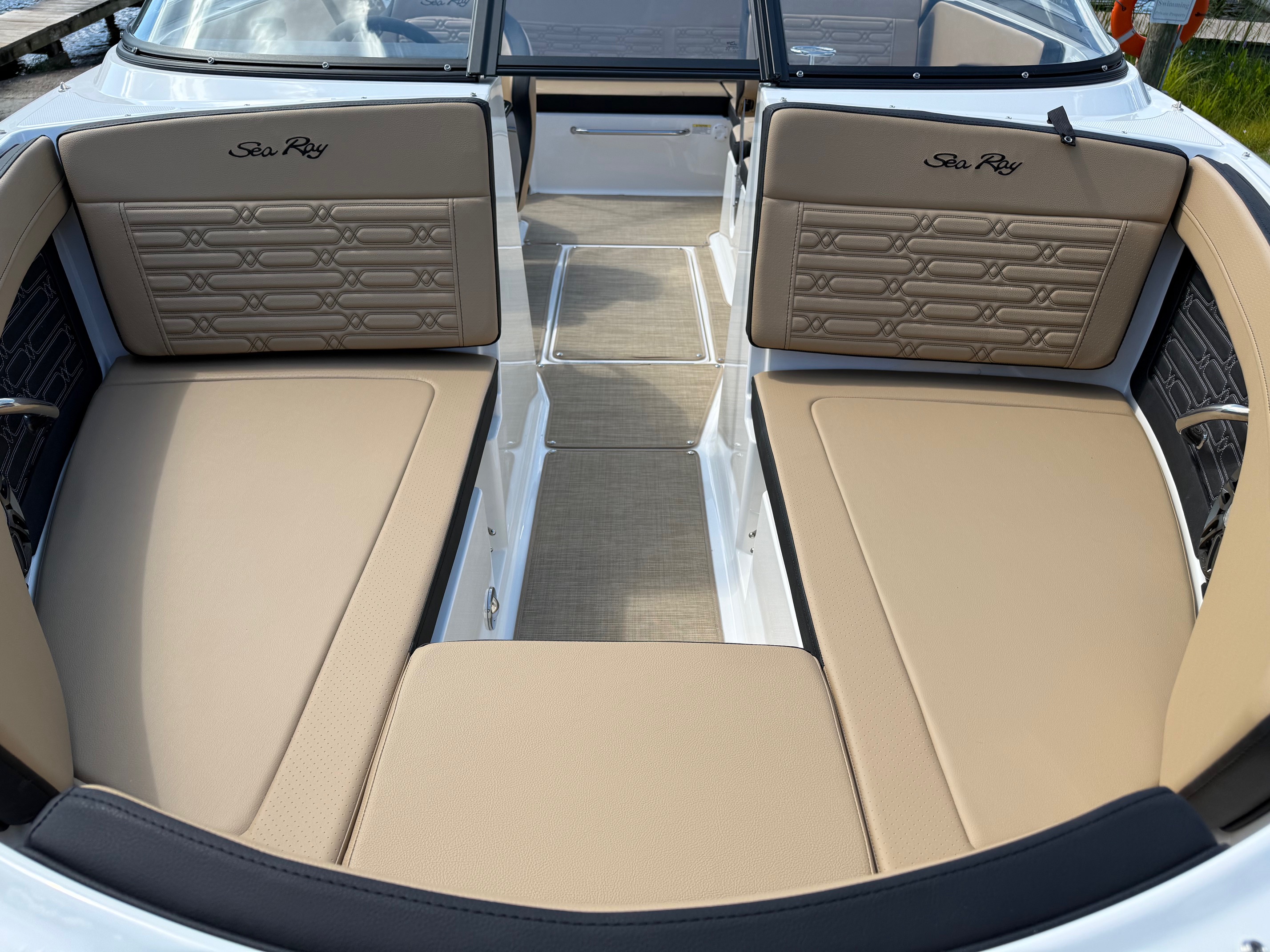 2026 Sea Ray SPX 210 - Photo 5
