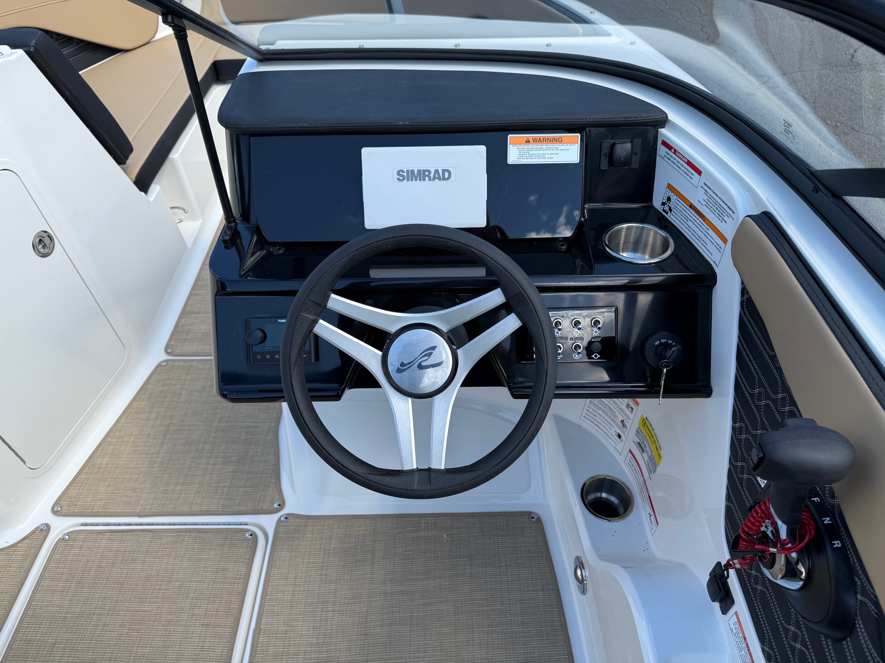 2026 Sea Ray SPX 210 - Photo 17