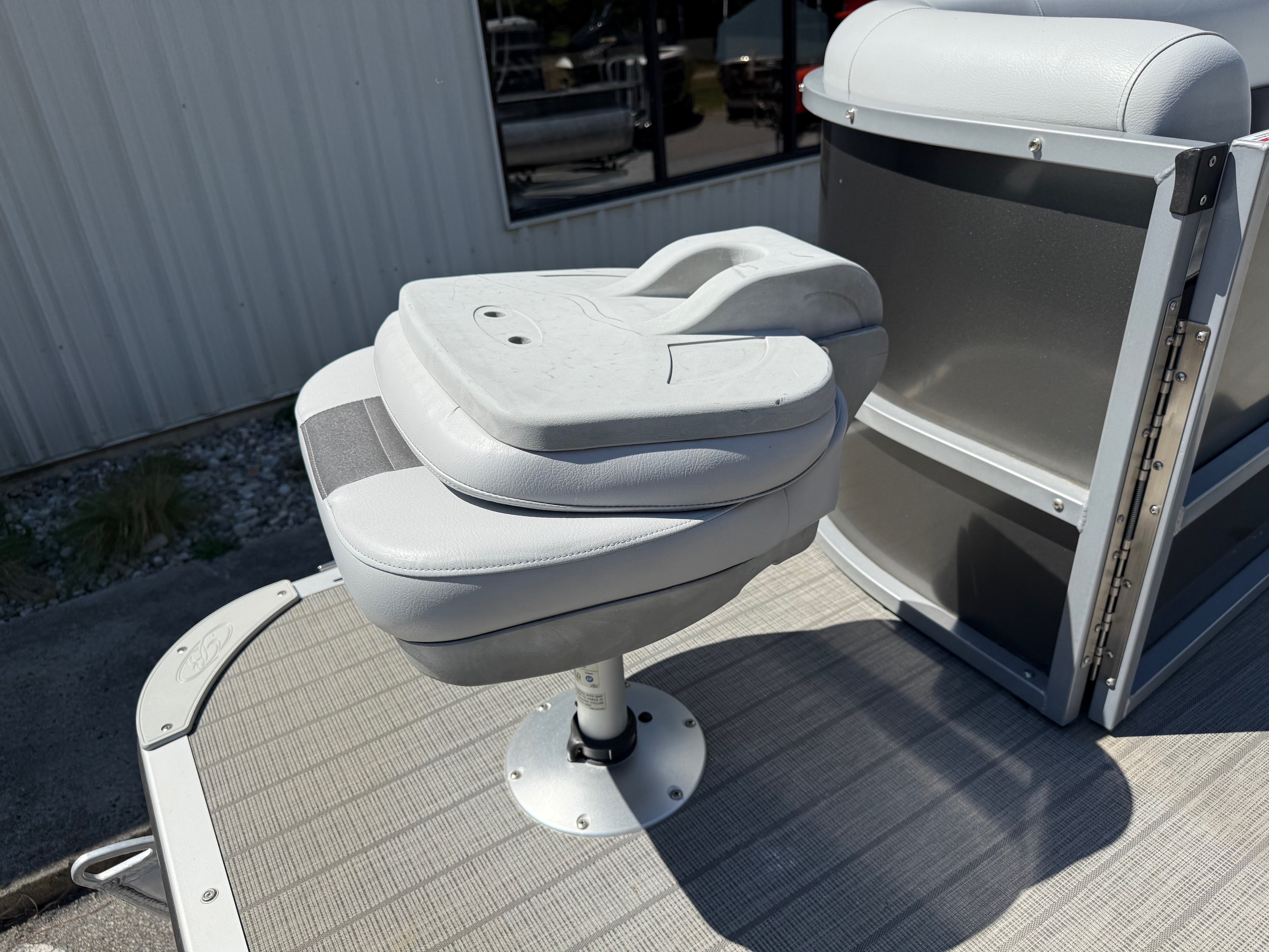 2021 Bentley Pontoons Bentley 220 Fish-N-Cruise - Photo 5