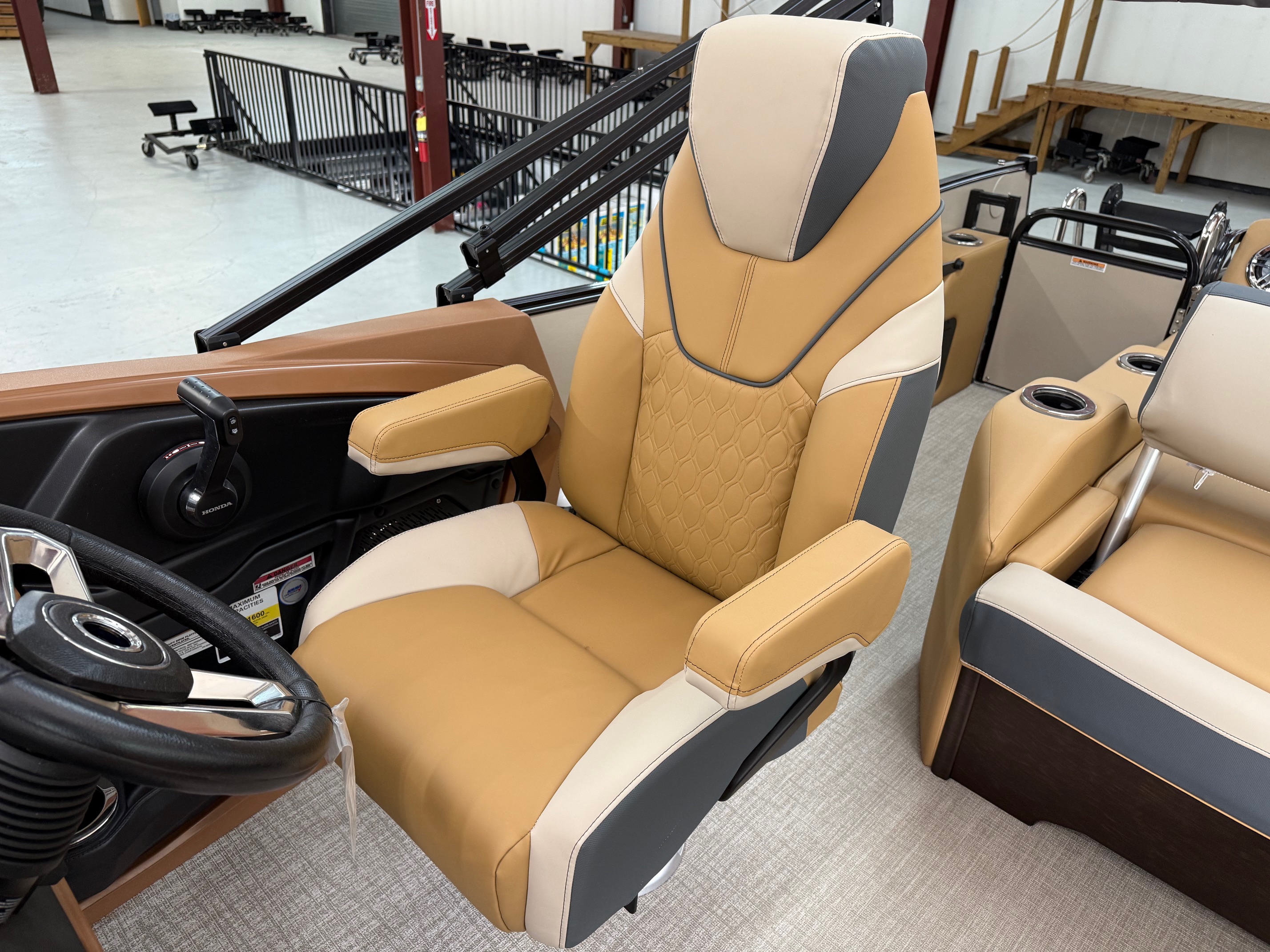 2026 Avalon Catalina - 23 FT Versatile Rear Lounger - Photo 16