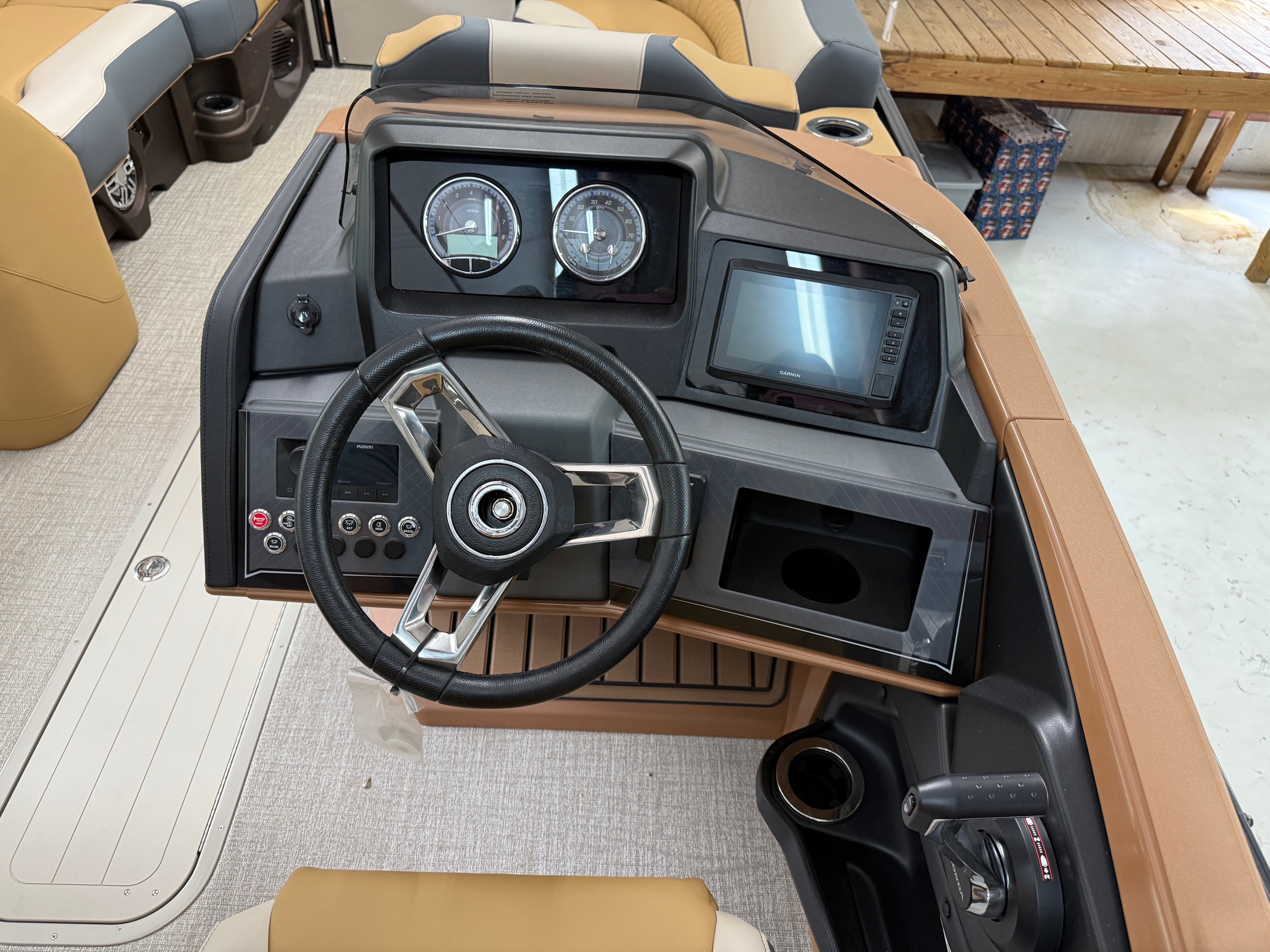 2026 Avalon Catalina - 23 FT Versatile Rear Lounger - Photo 17
