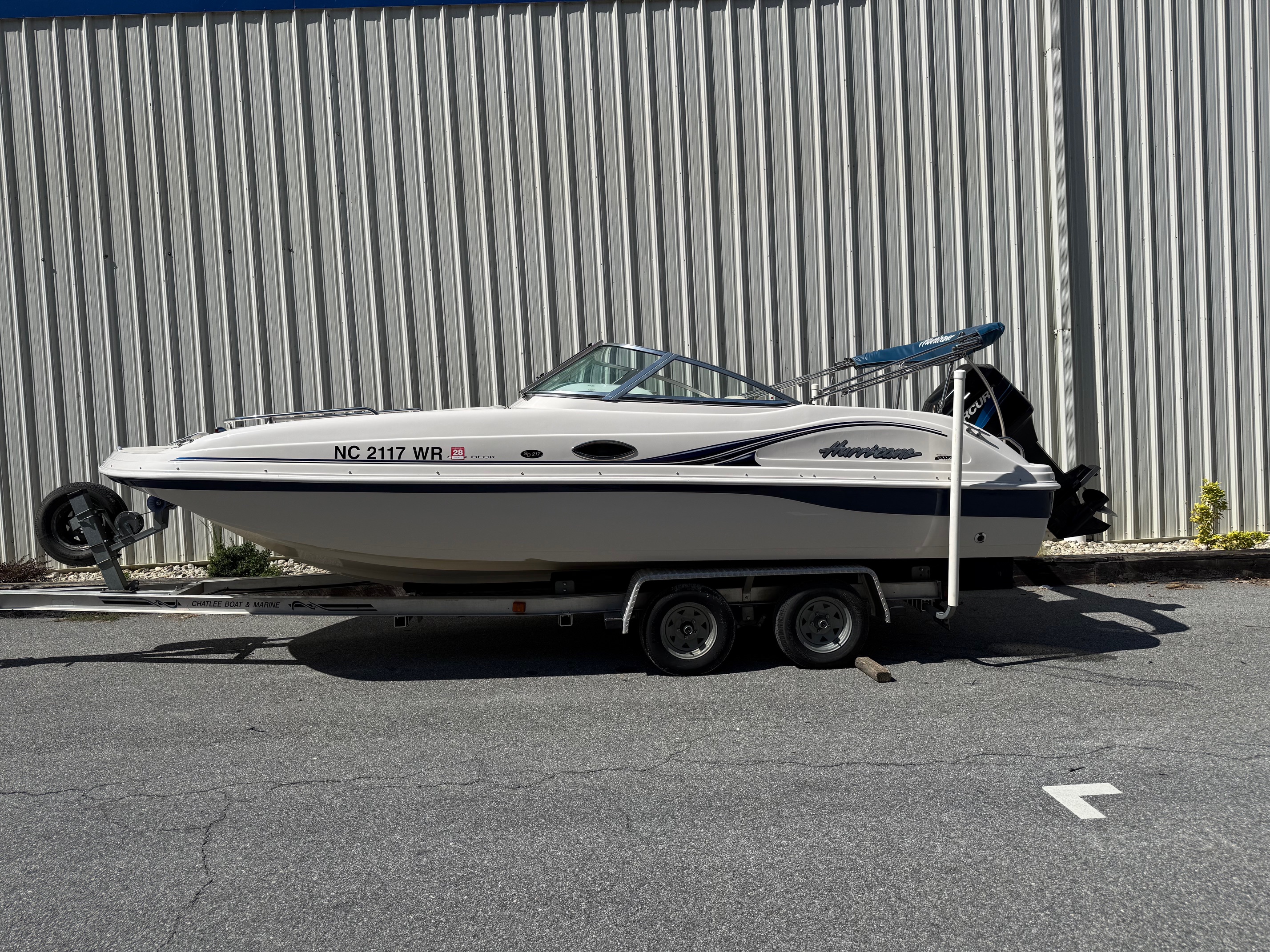 2001 Hurricane Sundeck 217