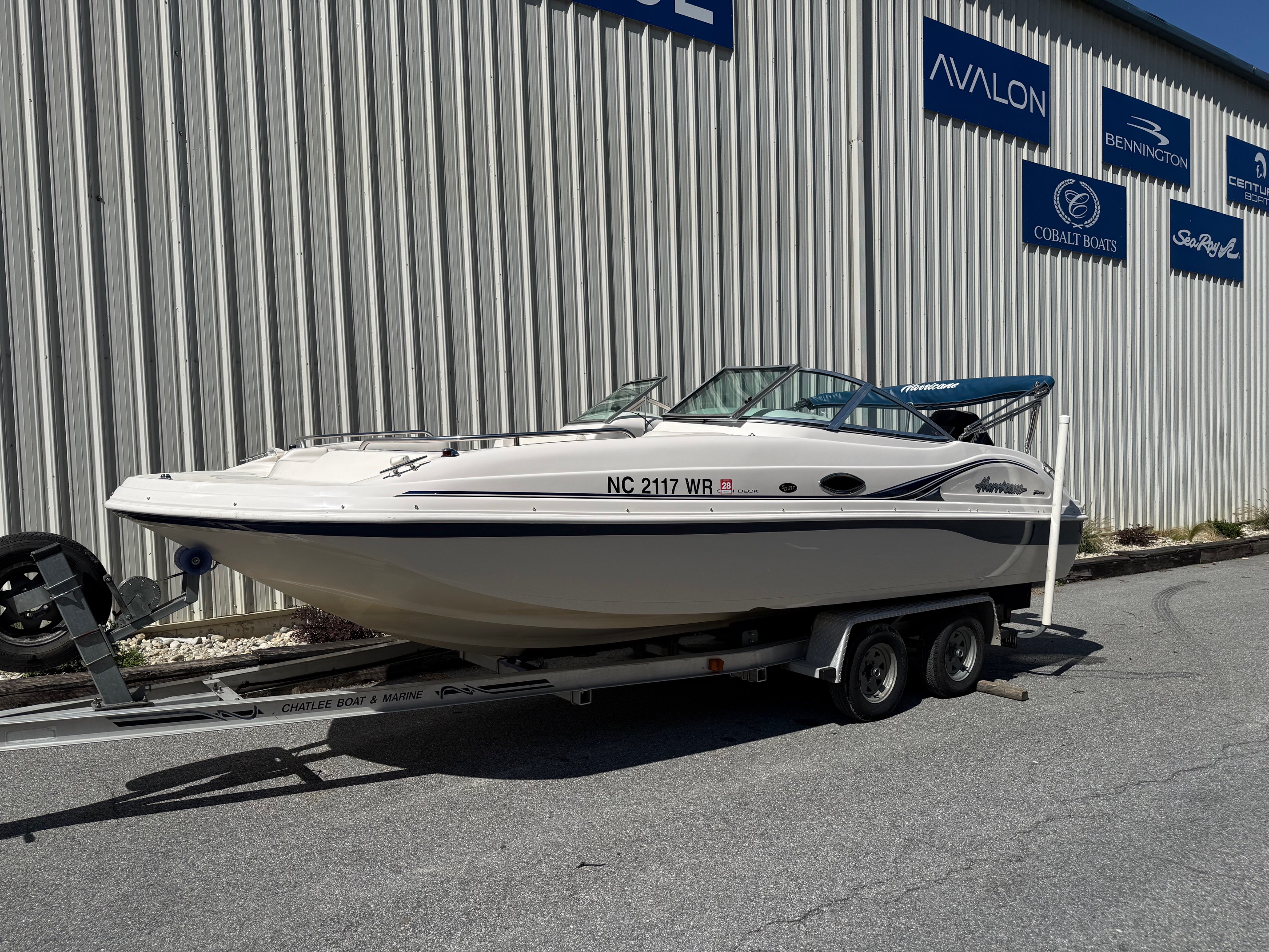 2001 Hurricane Sundeck 217 - Photo 3