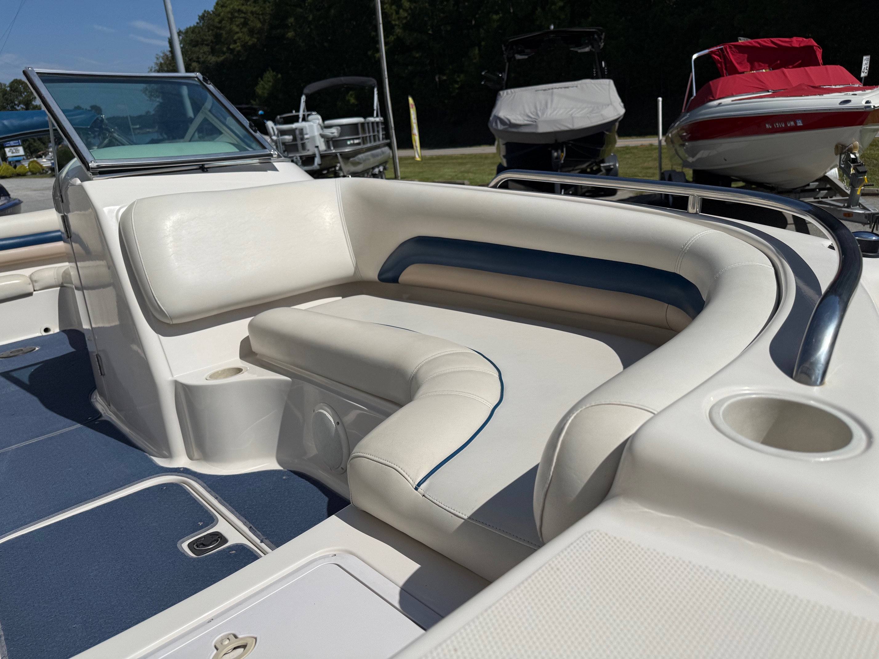 2001 Hurricane Sundeck 217 - Photo 6