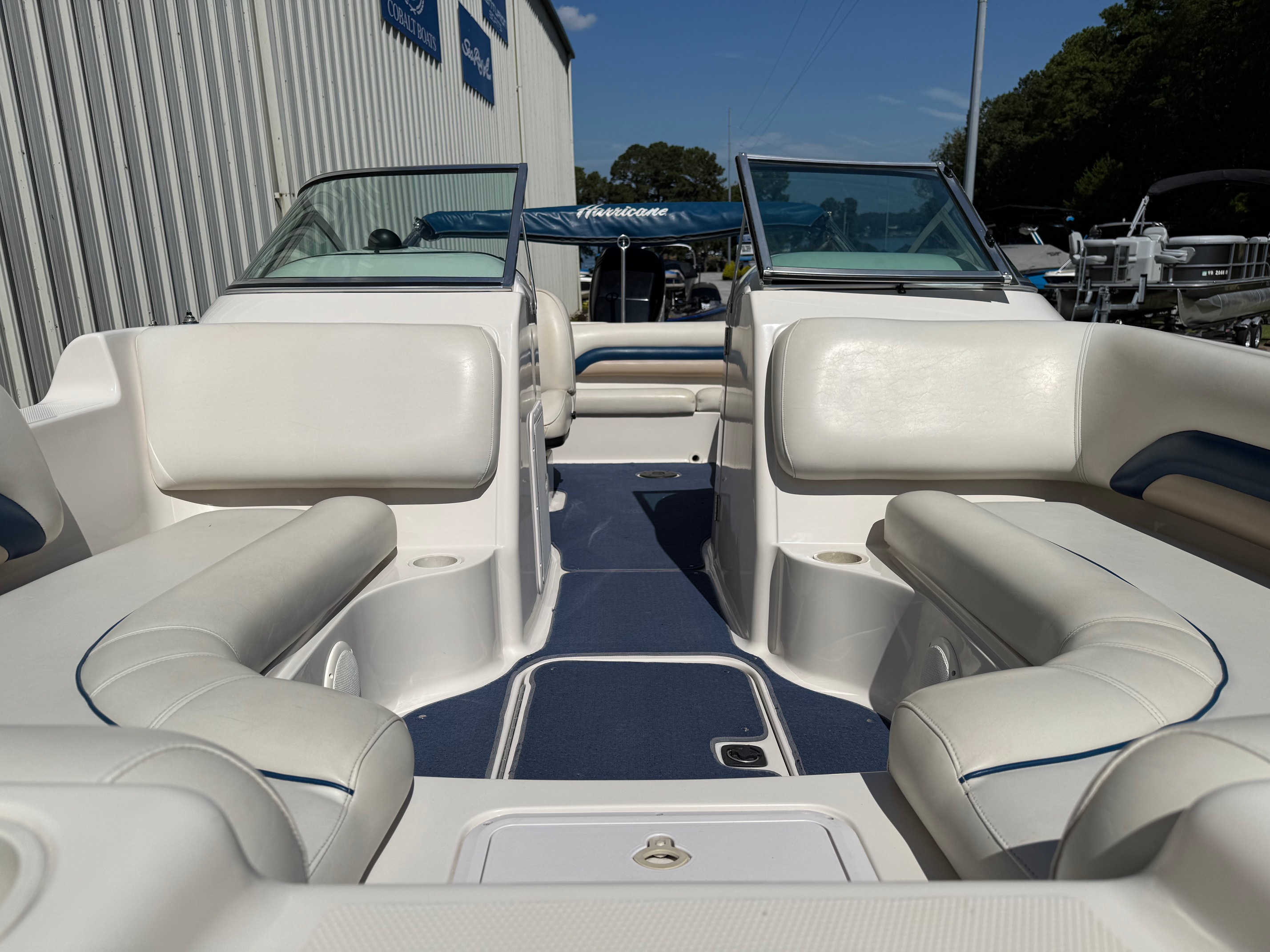 2001 Hurricane Sundeck 217 - Photo 12