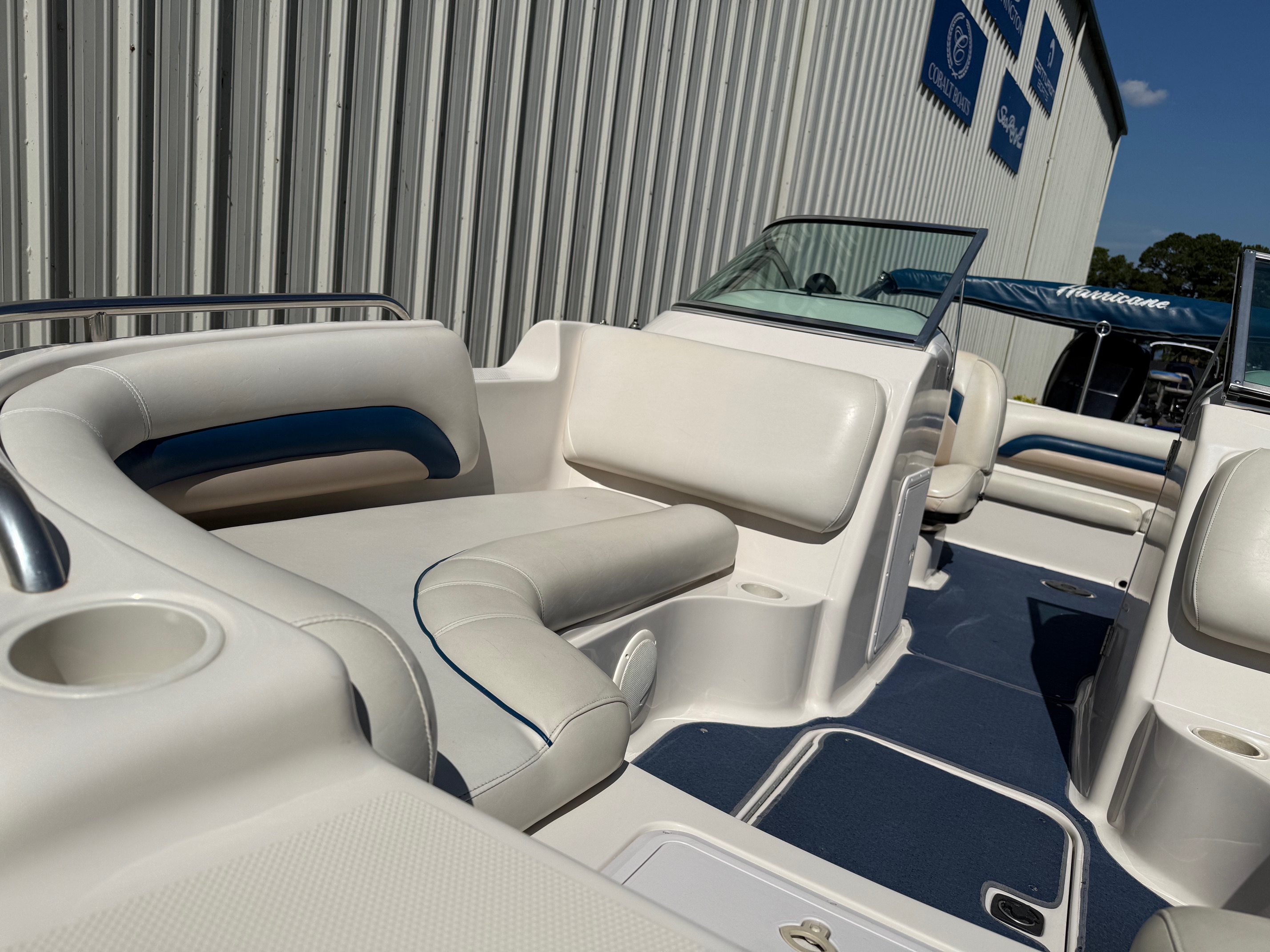 2001 Hurricane Sundeck 217 - Photo 7