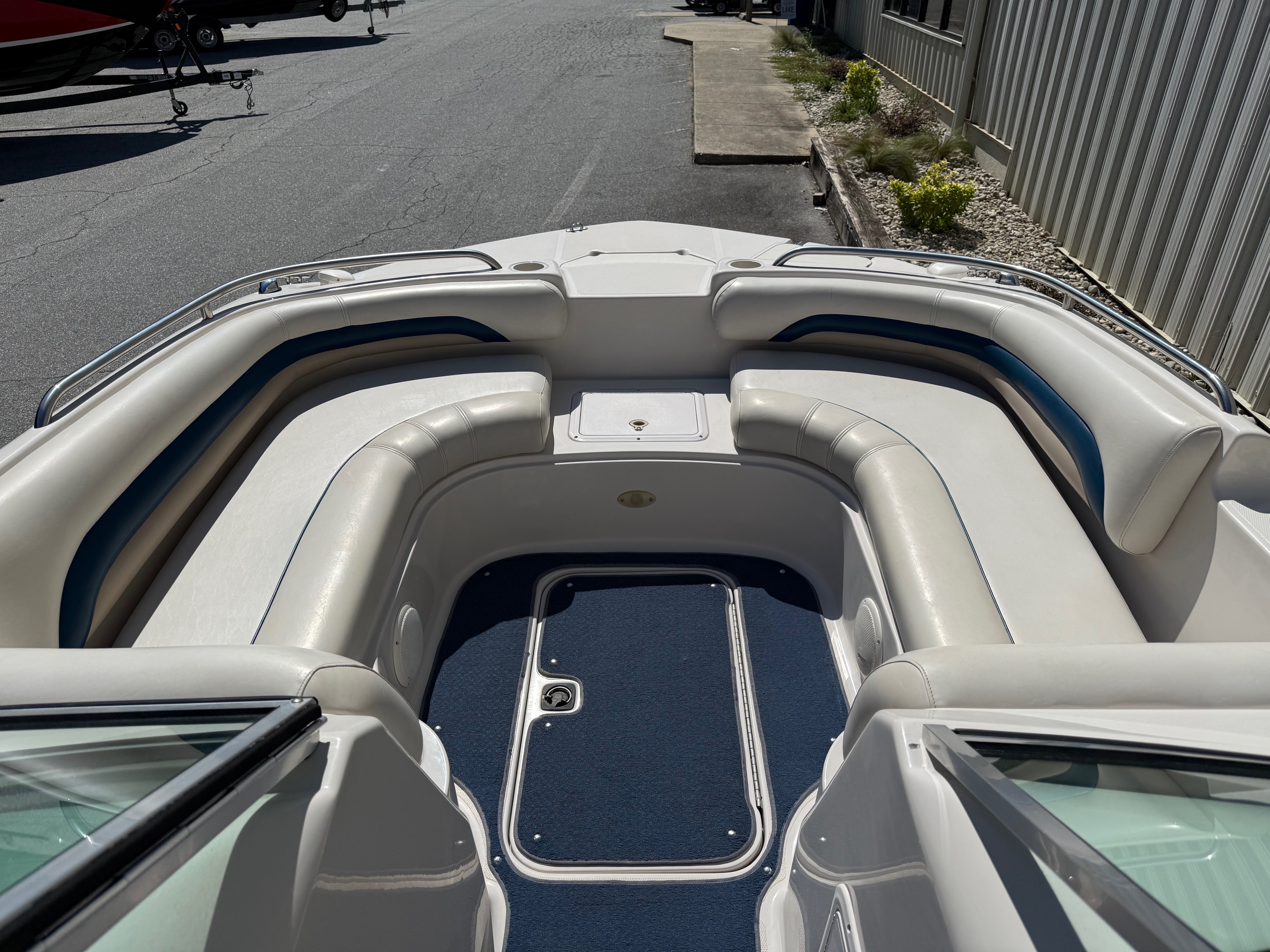 2001 Hurricane Sundeck 217 - Photo 13
