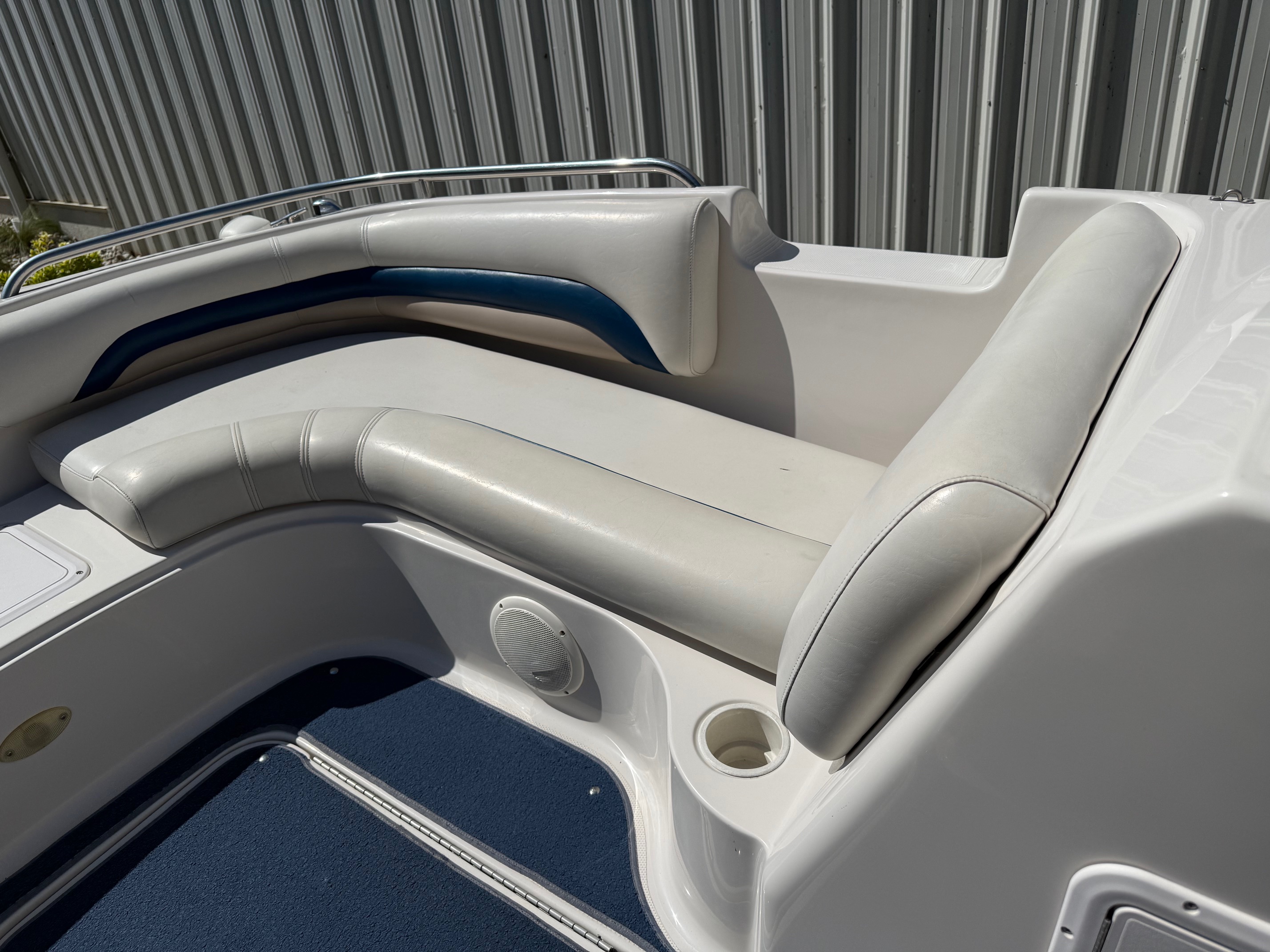 2001 Hurricane Sundeck 217 - Photo 8