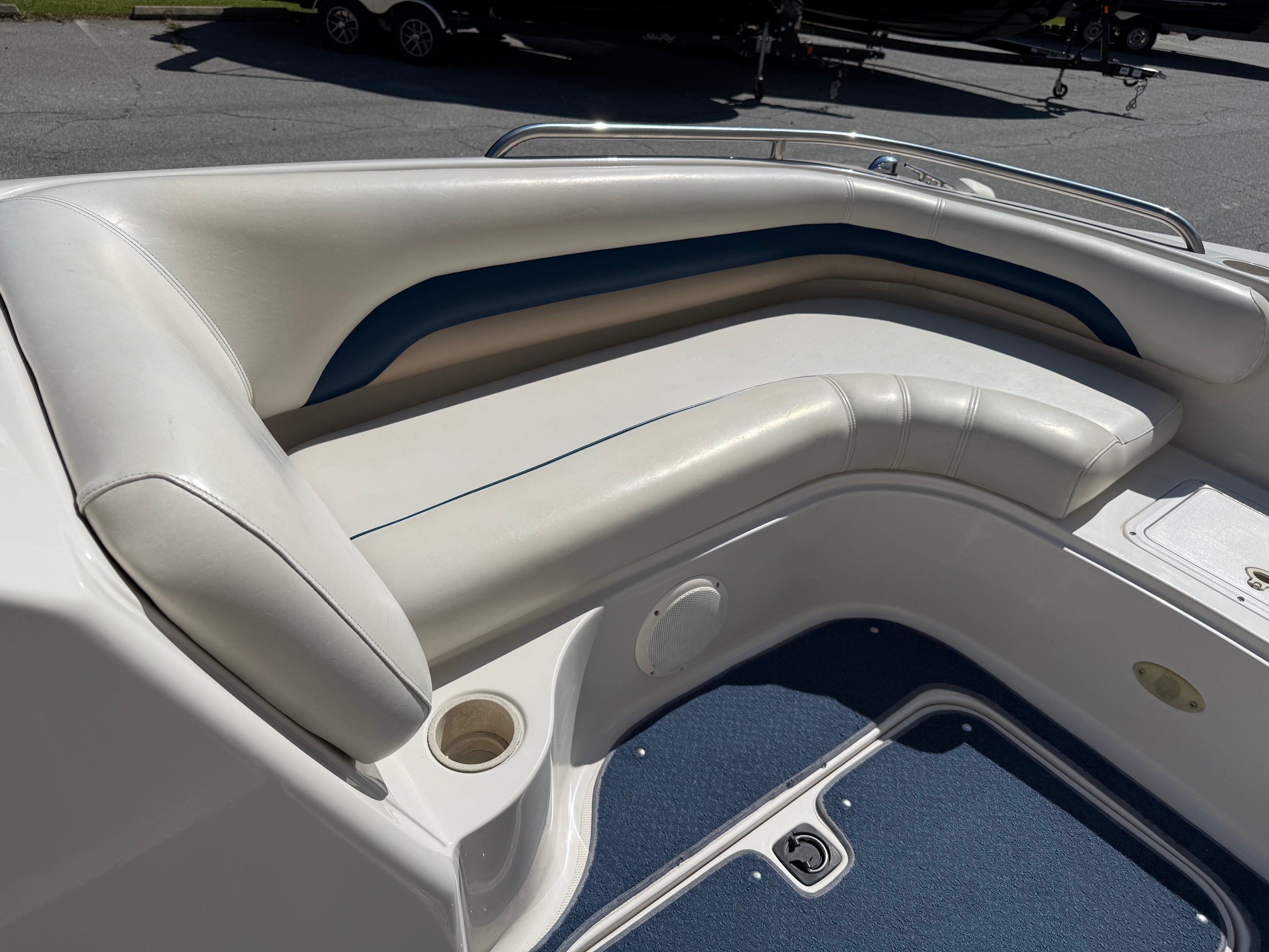2001 Hurricane Sundeck 217 - Photo 9