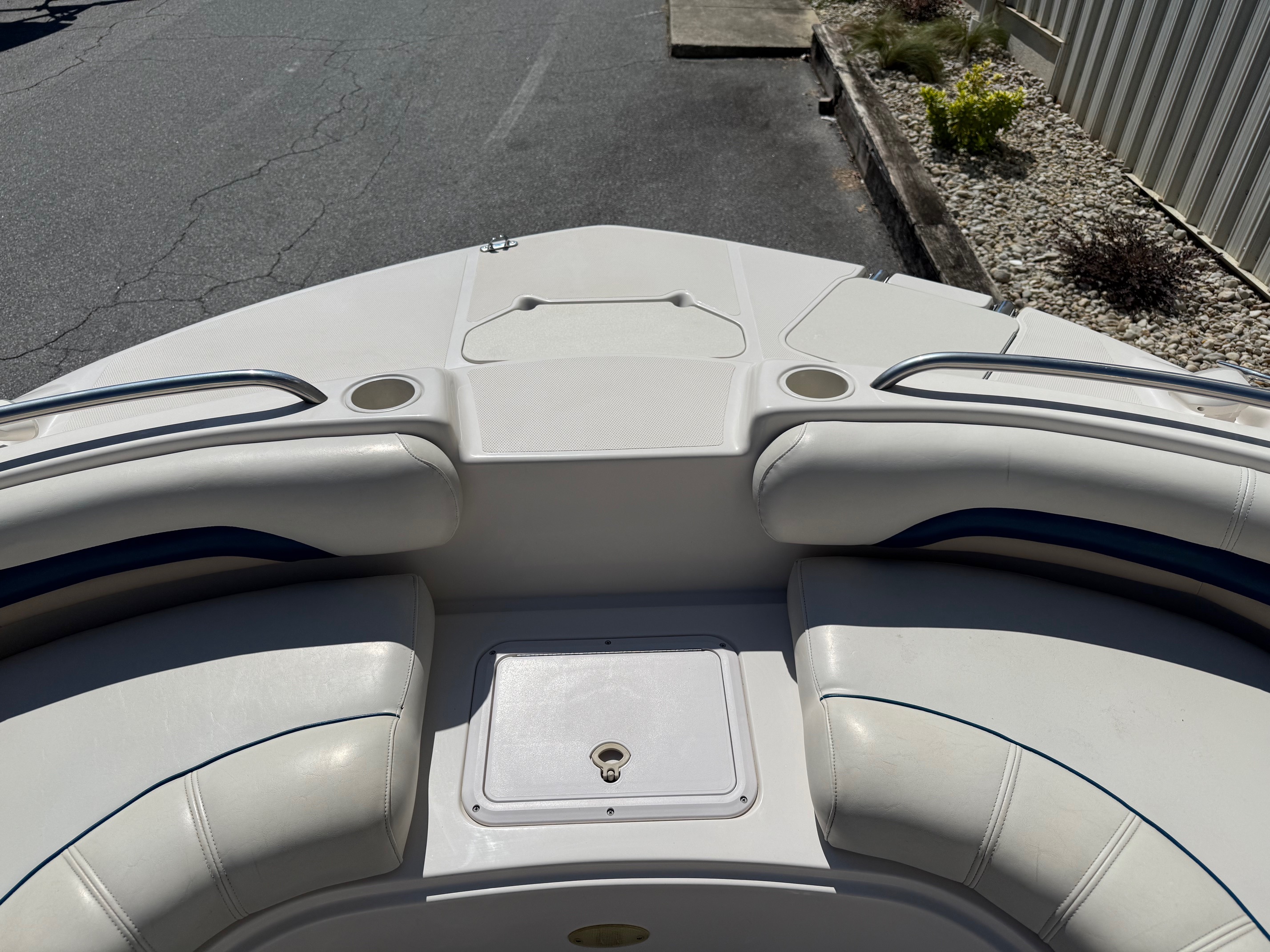 2001 Hurricane Sundeck 217 - Photo 10