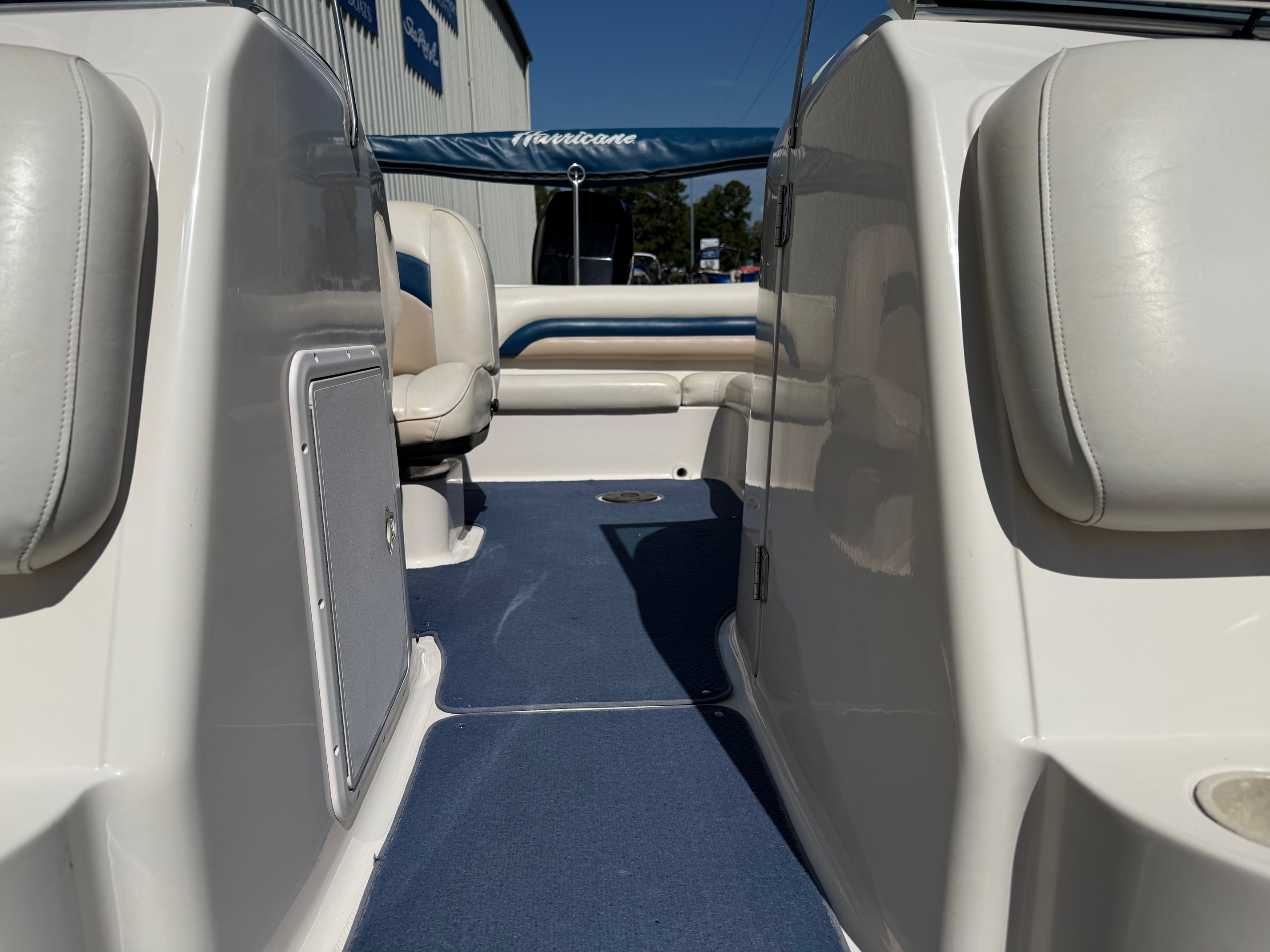 2001 Hurricane Sundeck 217 - Photo 15
