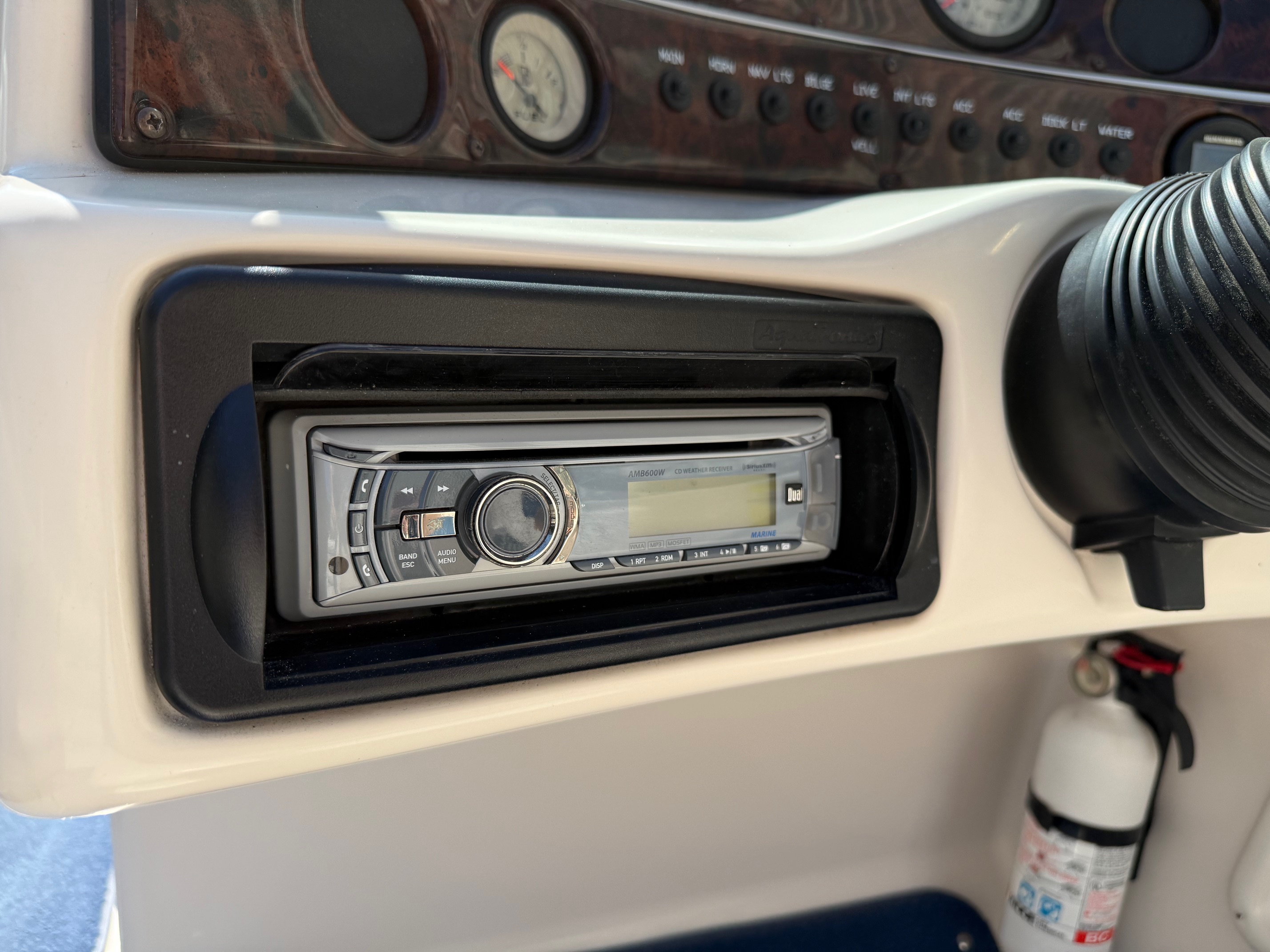 2001 Hurricane Sundeck 217 - Photo 20